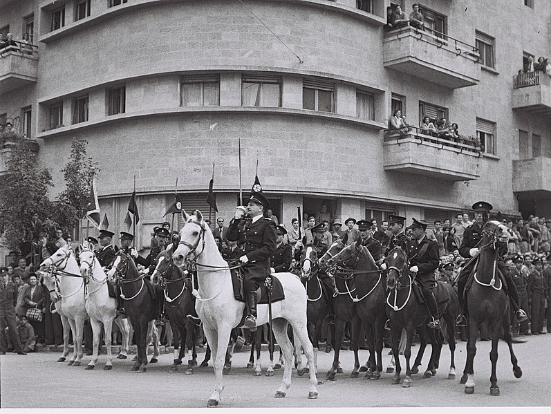 File:Police on horse back outside the knesset D674-067.jpg