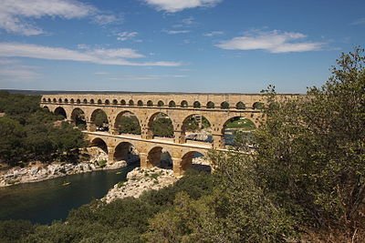 Vers-Pont-du-Gard