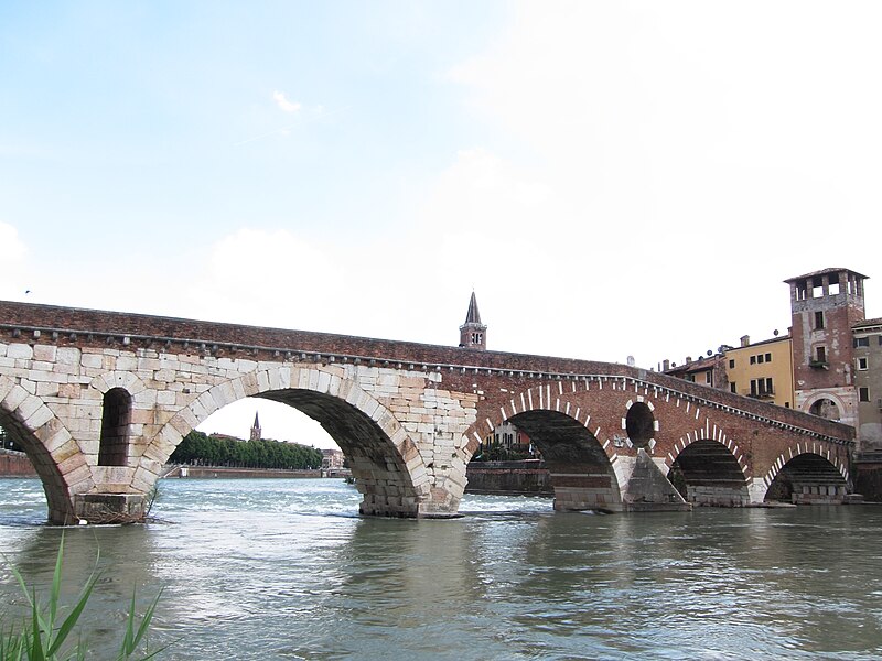 File:Ponte Pietra Verona-03.JPG