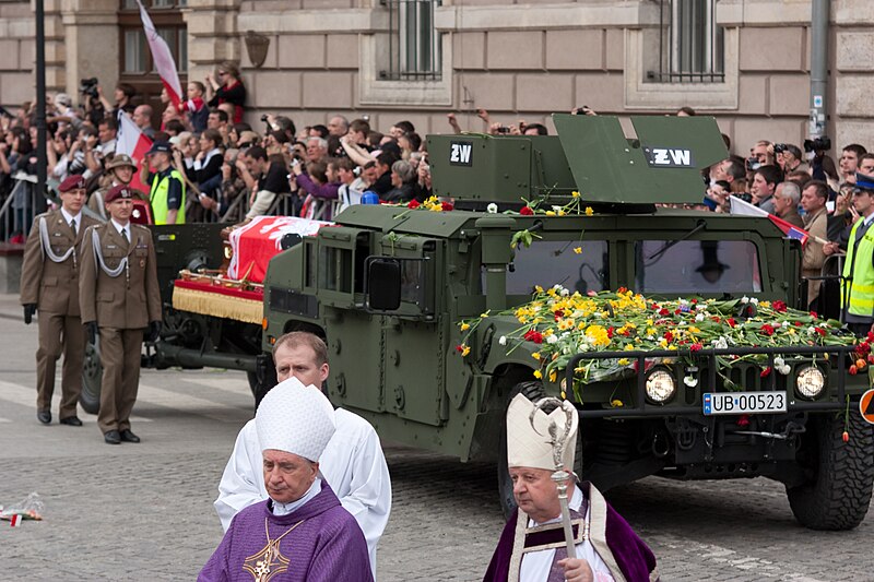 File:President Lech Kaczynski's funeral 4736 (4544797504).jpg