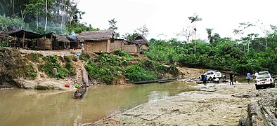 Traversée de la Quebrada de Yahuahua, Nieva, Condorcanqui, Amazonas, Pérou.