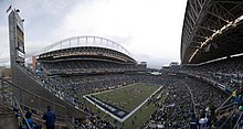 Das CenturyLink Field; die gegenwärtige Heimat der Seattle Seahawks (im Hintergrund ist das Dach des T-Mobile Park zu erkennen).