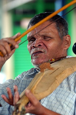 Violono: Historio de la violono, Konstrua ekipaĵo, Ekzekuto