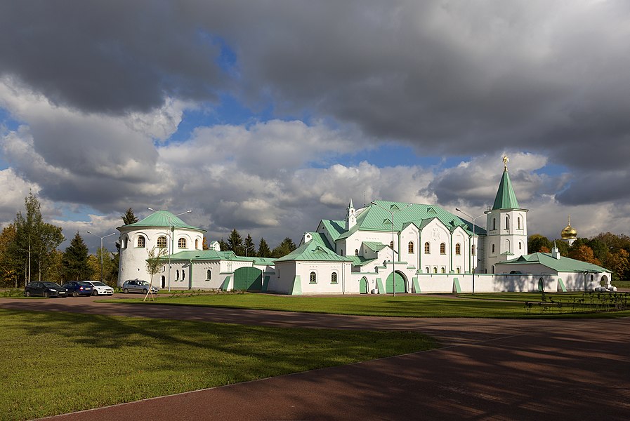 Ратная палата (Санкт-Петербург и Лен.область, Пушкин, северо-восточная часть парка)