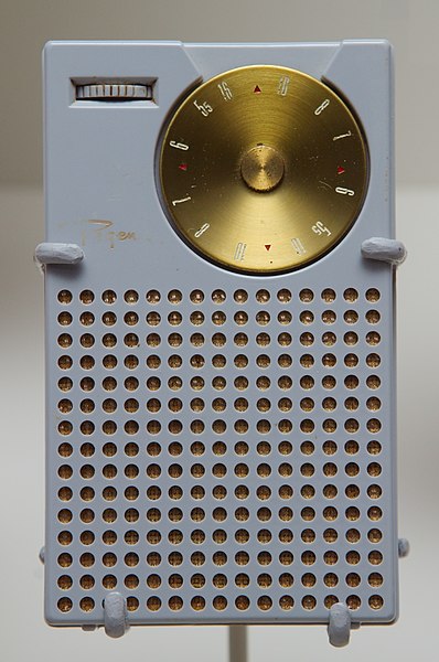 File:Regency transistor radio.jpg