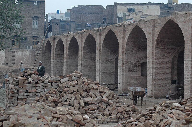 File:Renovation of Mughal Era Cells at Gorkhatree, Peshawar.jpg