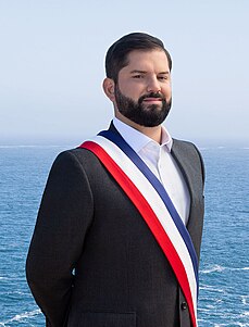 Retrato Oficial Presidente Boric Font.jpg