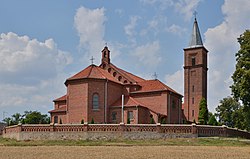 Ruże, kościół Świętych Apostołów Piotra saya Pawła (1).jpg