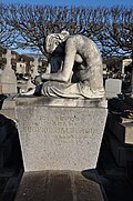 Rueil-Malmaison Old Cemetery Weeping 001.JPG