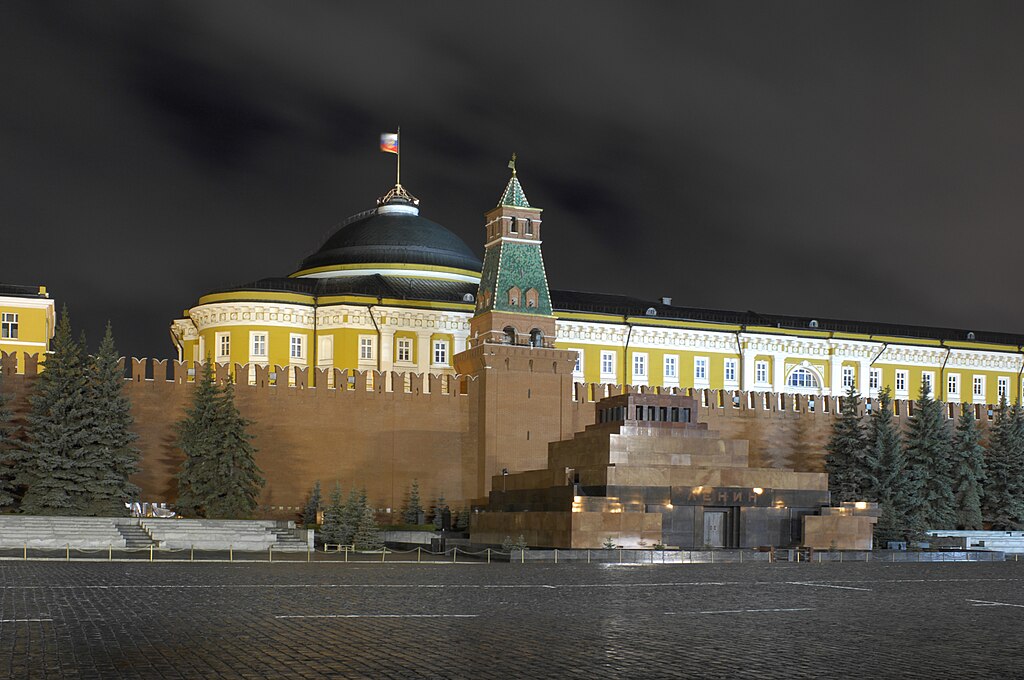  Russia-2007-Moscow-Kremlin Senate at night 