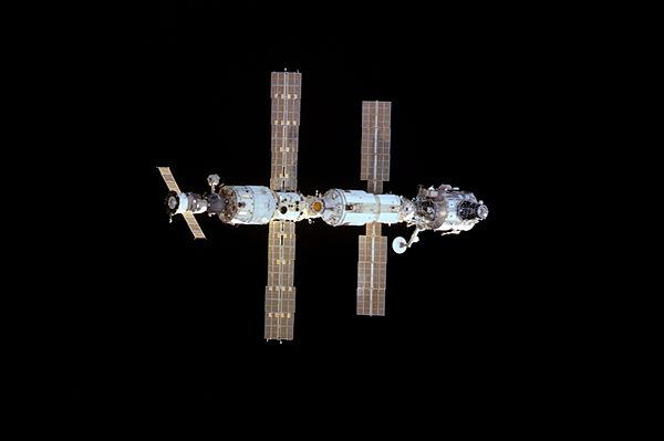 The ISS during Expedition 1, seen during the approach of STS-97, the first Shuttle mission to visit the inhabited space station