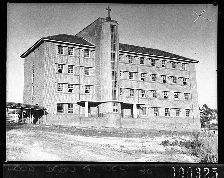 File:SLNSW 12083 Exterior of the front facade showing circular staircase Newcastle Mater Misericordiae Hospital Waratah School of Nursing Home for Building Publishing Co.jpg