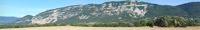 File:Saleve from Sarconnex d'Arve.jpg