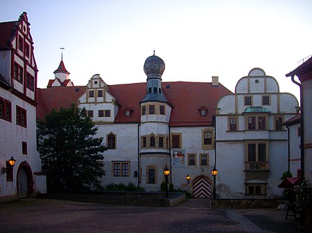 Schloss Hinterglauchau.jpg