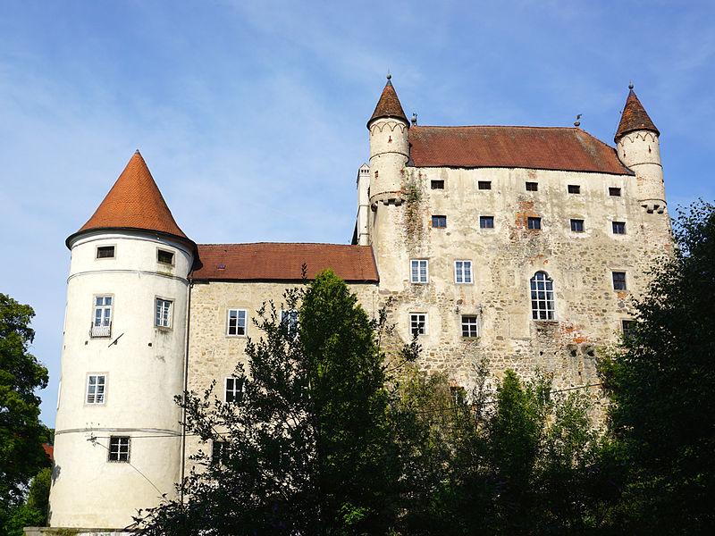 File:Schloss Schwertberg 2.jpg