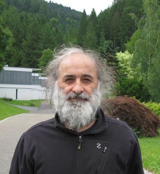 <span class="mw-page-title-main">Selman Akbulut</span> Turkish mathematician