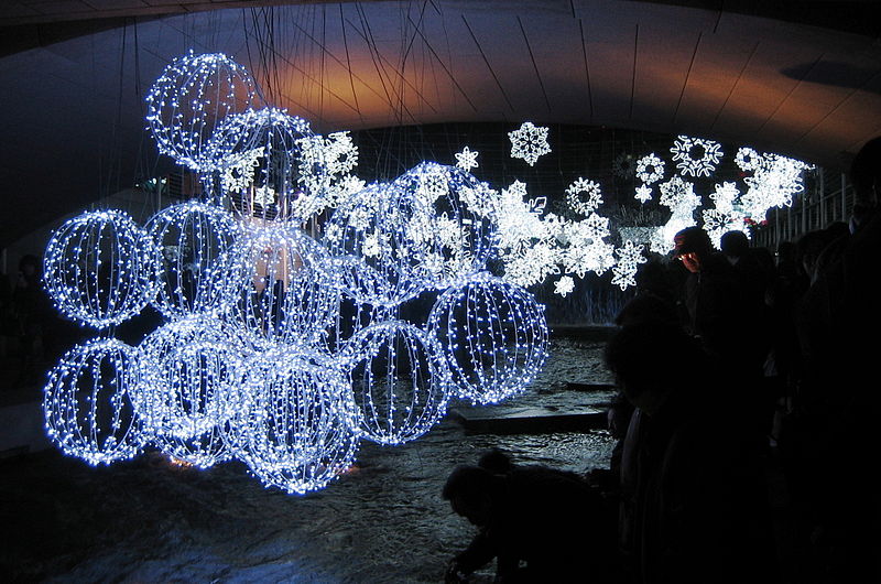 File:Seoul-Cheonggyecheon at night in winter, 2008-01.jpg