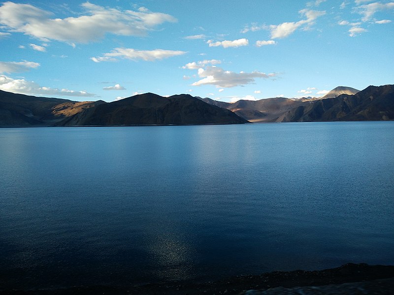 File:Silent Evening in Pangong Tso in July 2016.jpg