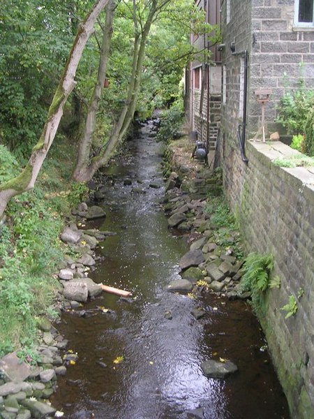 File:Silsden Beck - Bridge Street - geograph.org.uk - 1514114.jpg