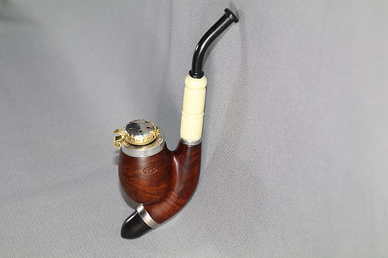 File:Smoking pipe cavalier.jpg