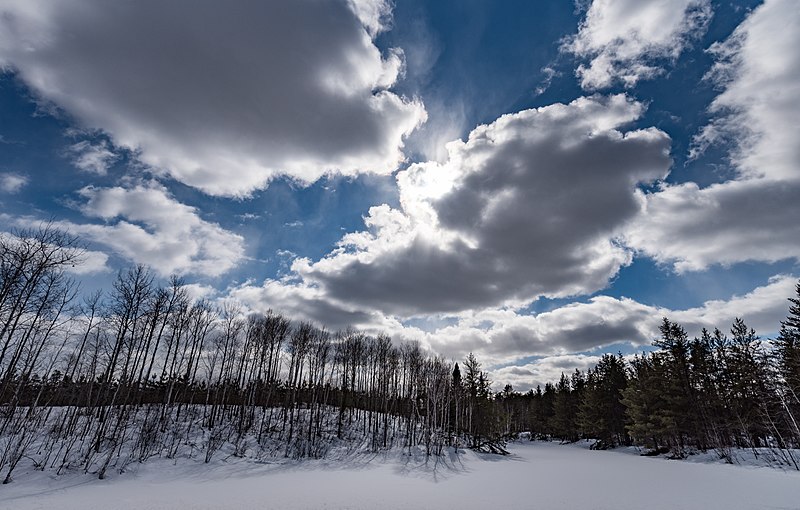 File:Snow-Covered Hills, Happy Wanderer, Minnesota (25918389267).jpg