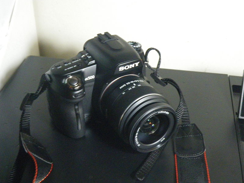 File:Sony α 500.jpg