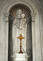 Virgen con el Niño, en la iglesia de Saint-Grégoire, Stenay.