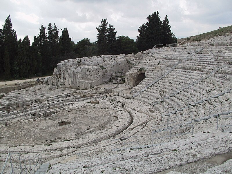 File:Teatro griego de Siracusa 2.jpg