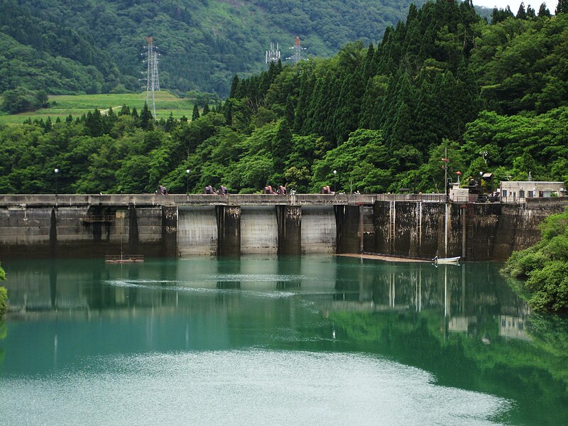 File:Tedorigawa II Dam and lake.jpg