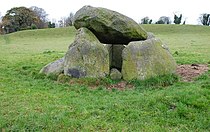 Dolmen az óriás gyűrűjében