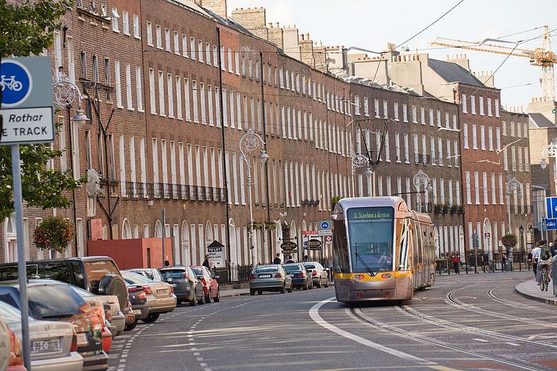 File:The LUAS on Harcourt Street (2855290221).jpg