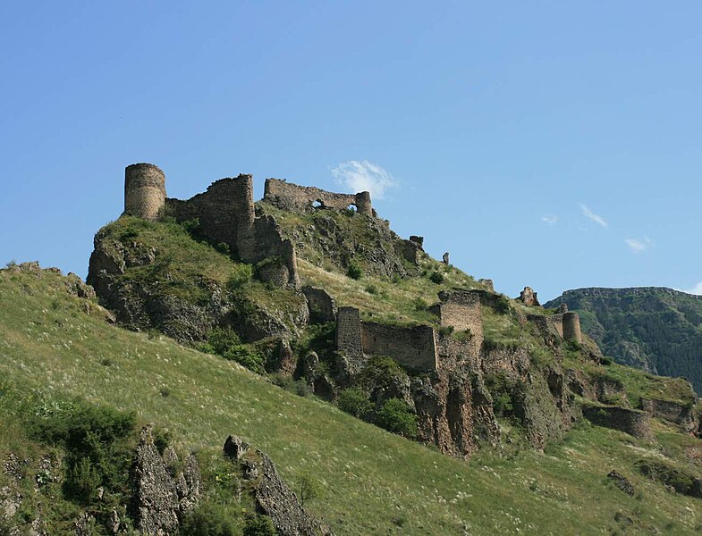 File:Tmogvi fortress (Photo A. Muhranoff, 2011)-1.jpg