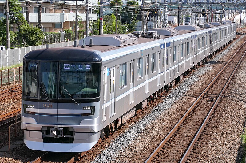 File:Tokyo-Metro-Series13000.jpg