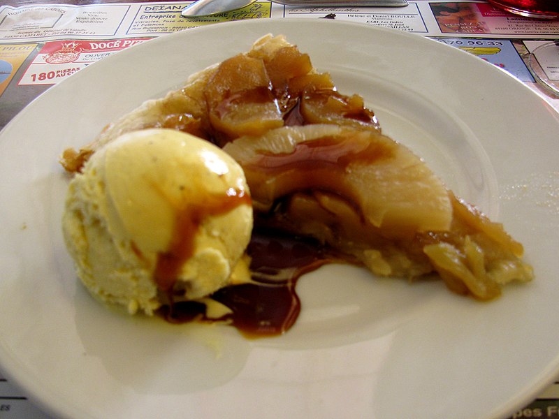 File:Travaillan Chez Gégène Tarte tatin pommes ananas.JPG