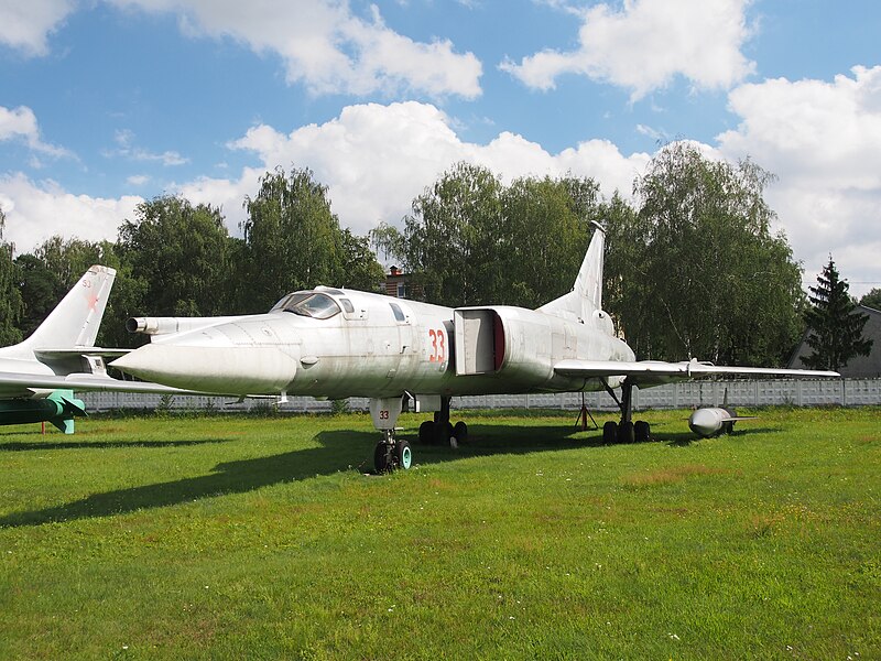 File:Tu-22M0 (33) at Central Air Force Museum pic8.JPG