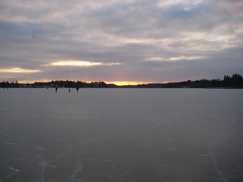 File:Tuusulanjärvi ja peilijää 2009 - panoramio.jpg