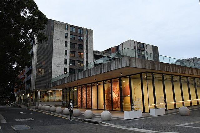 640px-UNSW_999.jpg (640×427)