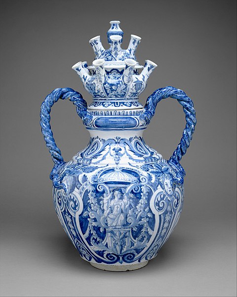 File:Vase MET DT3700.jpg