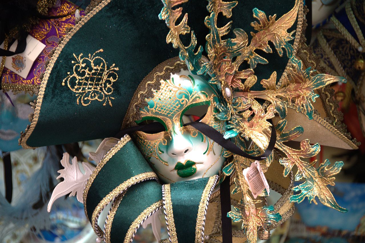 Carnival Mask Maschera di Carnevale - Venice Italy - Creative Commons by gnuckx (4701308889).jpg Wikipedia