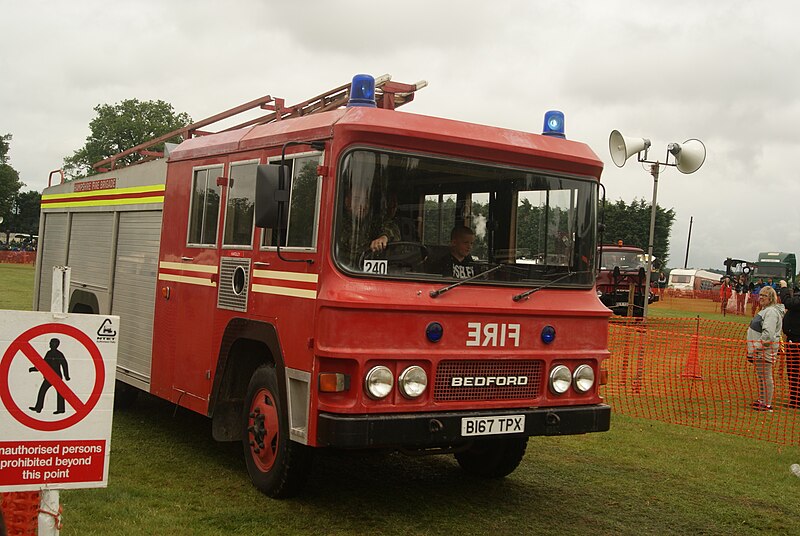 File:View of a Bedford fire engine in the St Albans Steam and Country Show - geograph.org.uk - 4503454.jpg