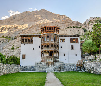 "View_of_main_entrance_of_Khaplu_Palace" by User:Muh.Ashar