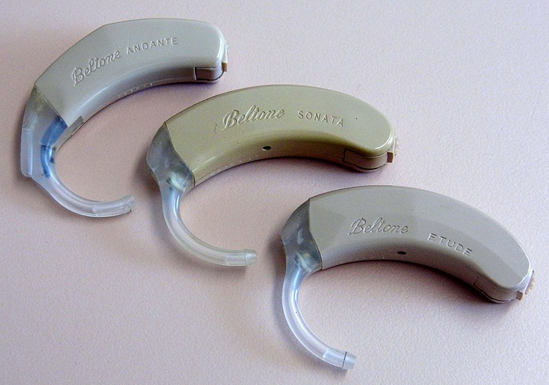 File:Vintage Beltone Transistor Behind-The-Ear (BTE) Hearing Aids - From Left, Andante (1966), Sonata (1975) & Etude (1972) (14885952770).jpg