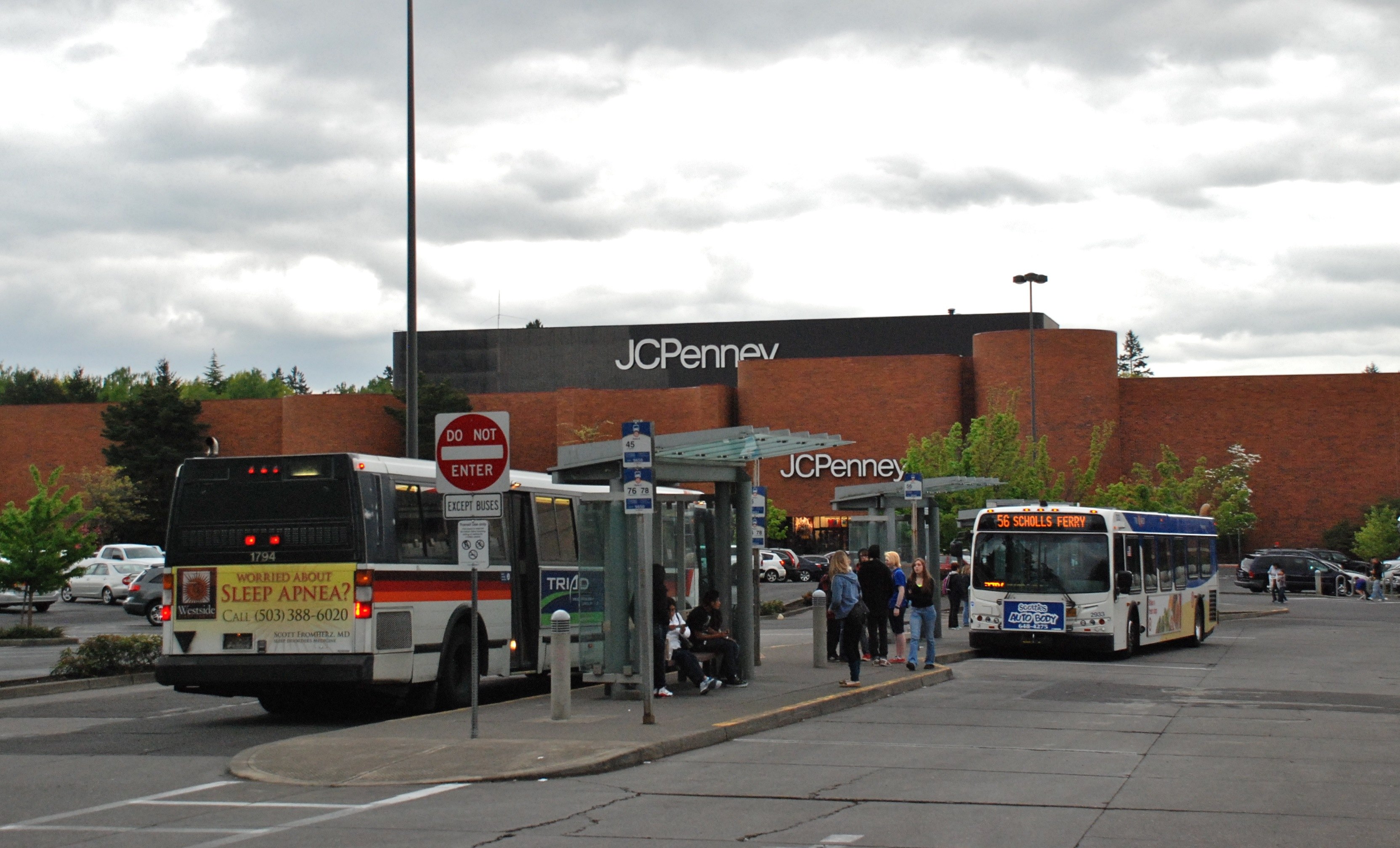 Destination: Washington Square, Tigard , Oregon - Mallwalkers