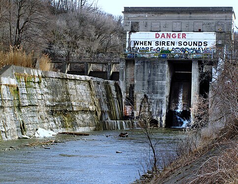 Abandoned section of Welland Canal