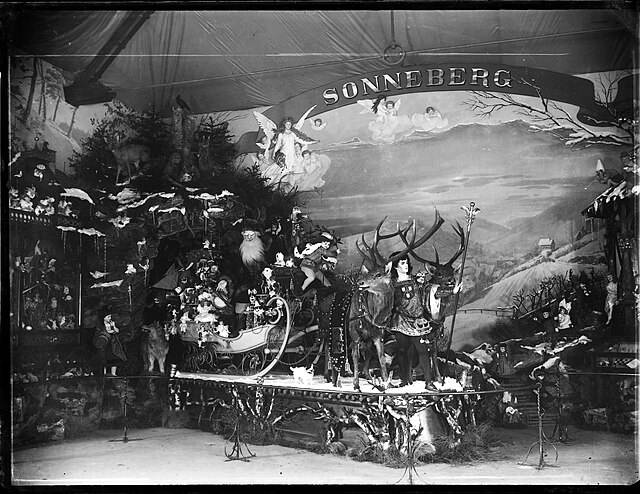 Christmas sleigh at the 1900 Paris Exposition