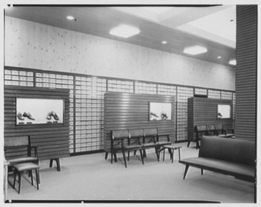 File:Winthrop Shoes, business at 345 Madison Ave., New York City. LOC gsc.5a21481.tif