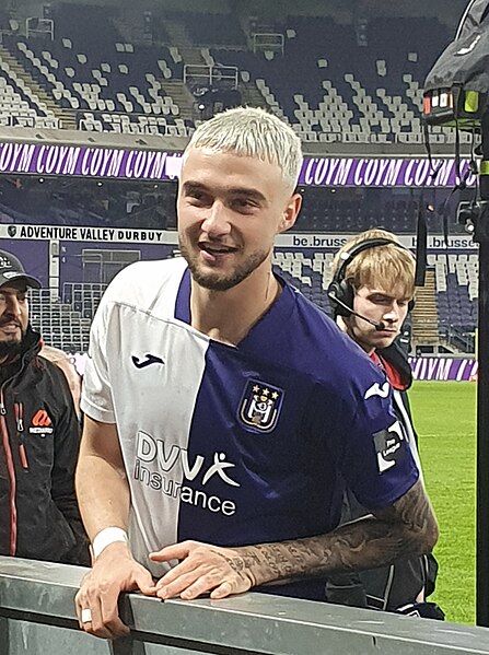 File:Zeno Debast 2024 03 30 - RSCA vs Antwerp.jpg