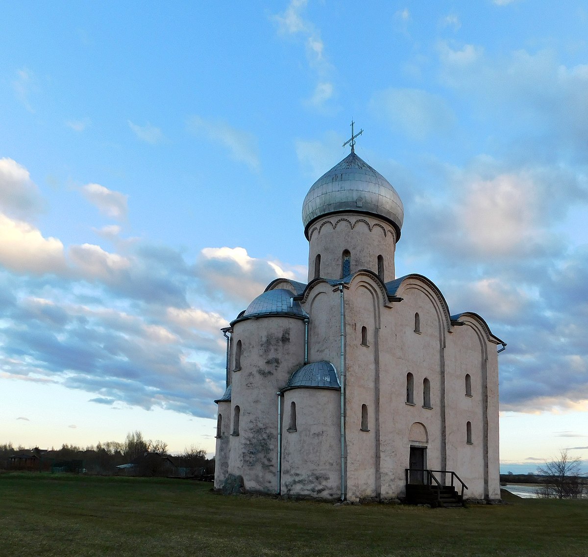 Церковь спаса на нередице в новгороде фото