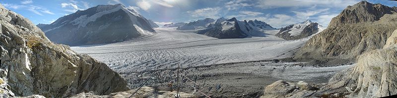 File:070915 Panorama Aletschgletscher von Konkordiahütte.jpg