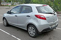 2007-2009 Mazda 2 (DE) Neo 5 portes à hayon 03.jpg